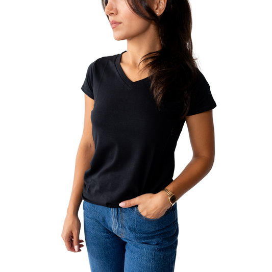 Women's Fitted V-neck T-shirt with 2 pockets