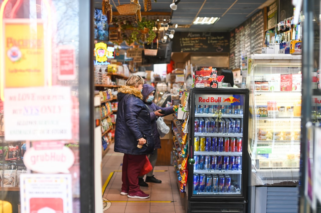 Beware of Pickpockets at the Grocery Store